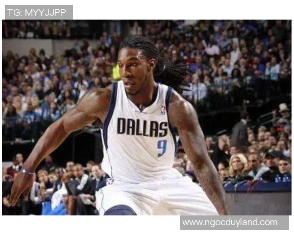 贾伊克劳德的篮球之路与职业生涯的辉煌成就探讨